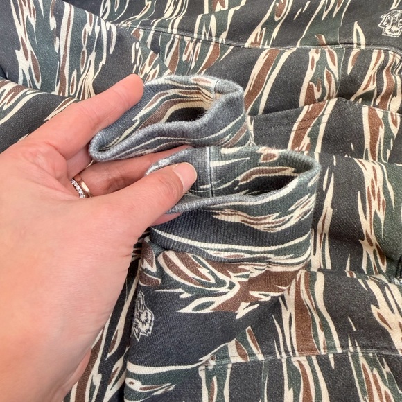 Darc Sport Wolves Tiger Camo Hoodie 26/1000 Limited Edition Flag Patch Medium - Picture 13 of 15